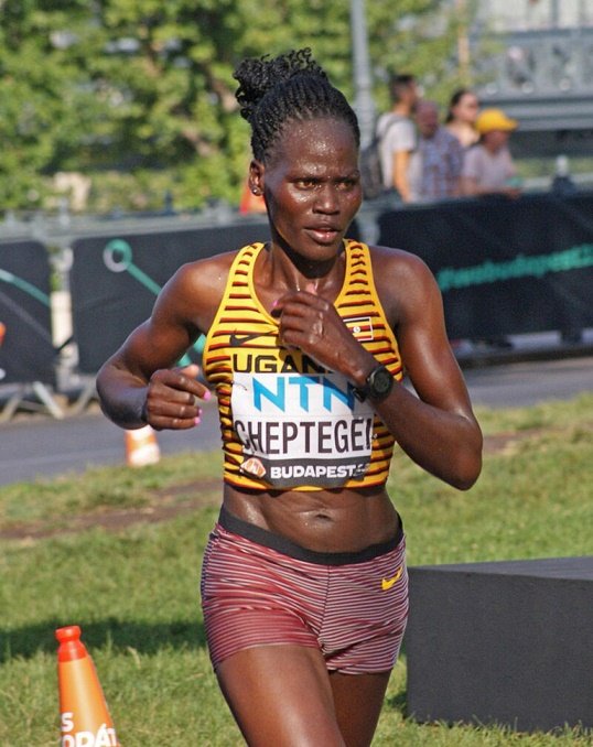 Atleta olímpica murió tras ser quemada con gasolina por su novio