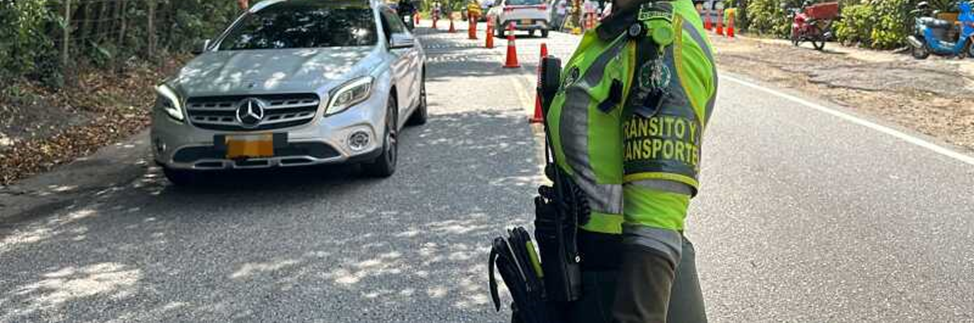 Lee más sobre el artículo Alcalde de Floridablanca propone ‘cerrar’ el área metropolitana de Bucaramanga para capturar al motociclista que atropelló a un agente de tránsito