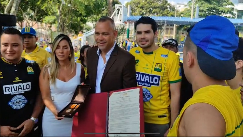 Lee más sobre el artículo Hinchas del Atlético Bucaramanga despiden a Rafael Dudamel