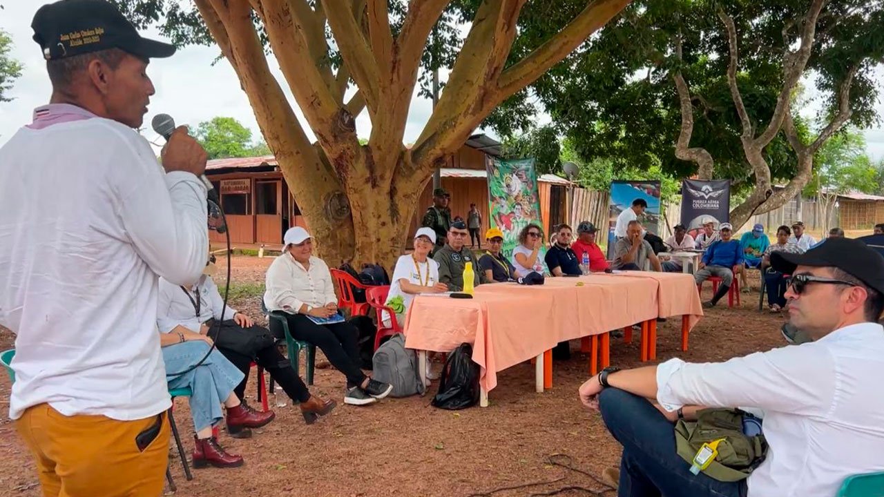 Lee más sobre el artículo 15 campesinos del Catatumbo examinan las posibilidades de implementar en su territorio el ‘Triángulo del Cacao’