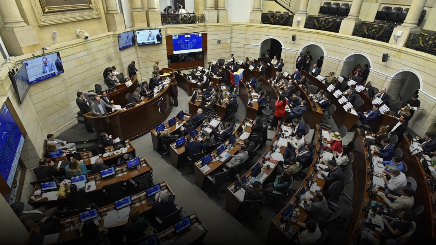 Lee más sobre el artículo Reforma laboral fue aprobada en el Senado: así cambiarán las reglas del juego para trabajadores y empresas