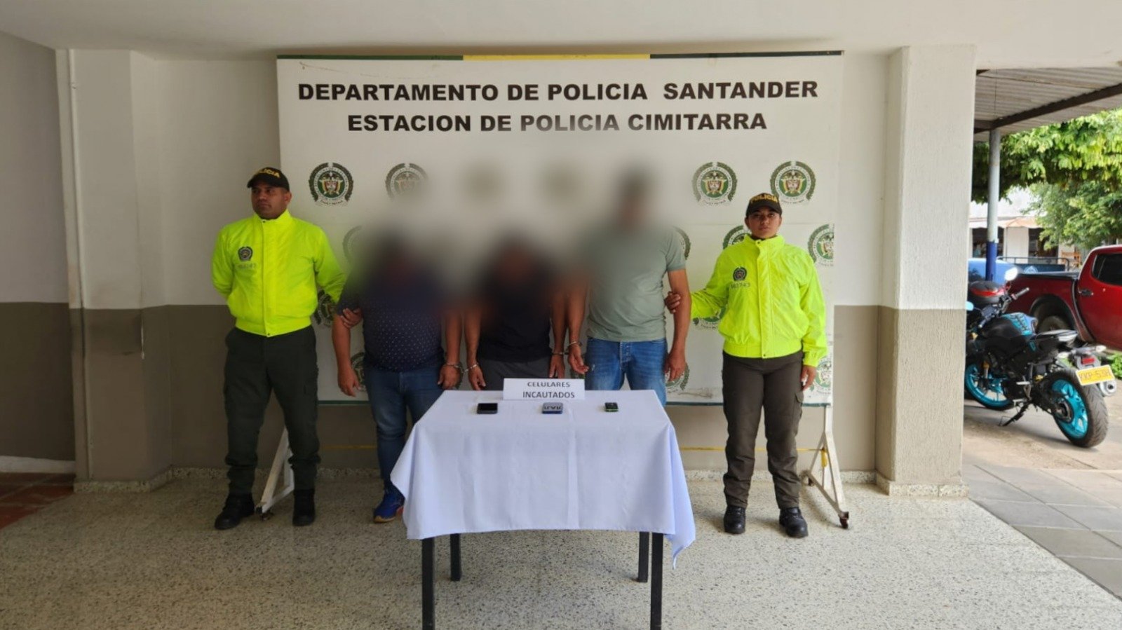 Lee más sobre el artículo Capturados tres presuntos responsables de hurtos en Cimitarra