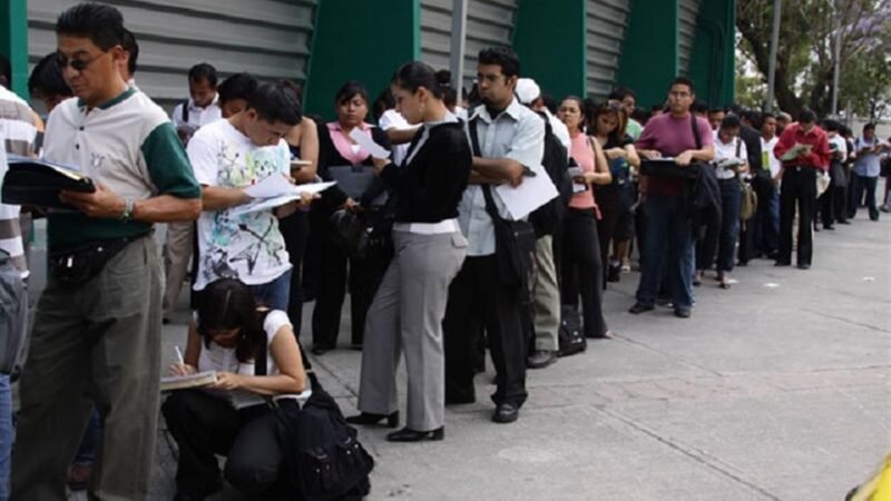 El desempleo en Colombia continúa en descenso y alcanzó en julio de 2025 el 8,8%, la cifra más baja registrada desde 2001, según reveló este viernes el Departamento Administrativo Nacional de Estadística (Dane).