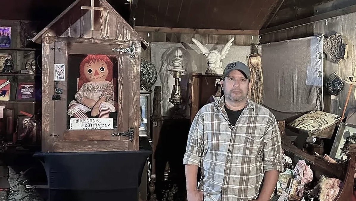 Lee más sobre el artículo Revelan la causa de muerte de Dan Rivera, cuidador de la muñeca Annabelle