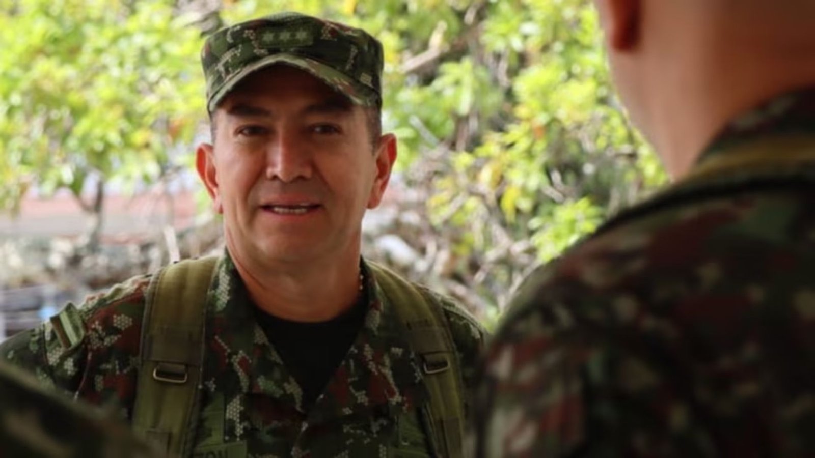 Lee más sobre el artículo Presidente Gustavo Petro retiró a inspector de las Fuerzas Militares por presuntos nexos con el narcotráfico