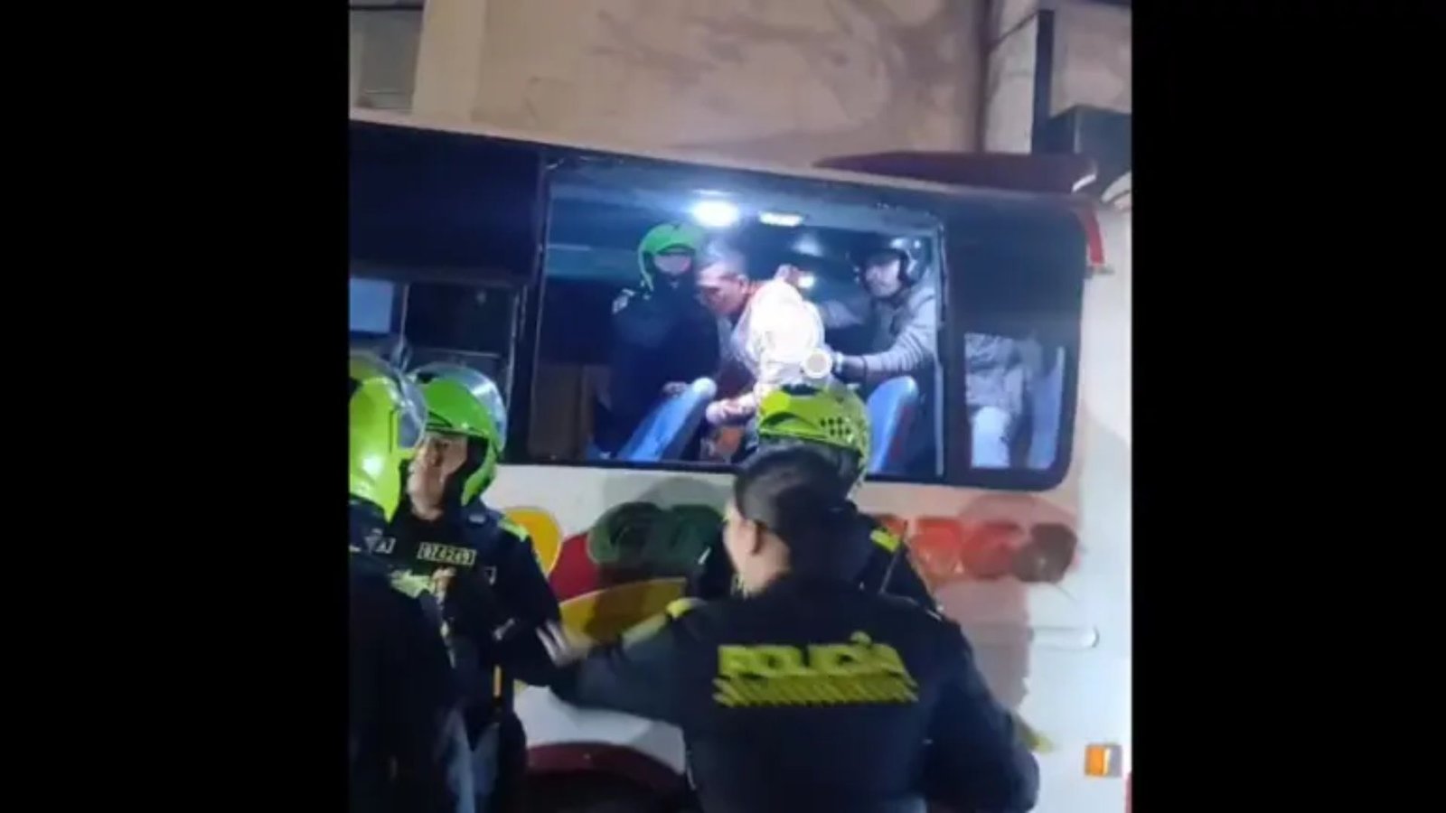 Lee más sobre el artículo Condena de 17 años para hombre por intento de feminicidio: atacó a su exnovia en un bus