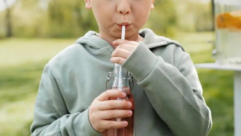 Lee más sobre el artículo Niño de dos años murió tras ingerir veneno en una botella de gaseosa en Turbo