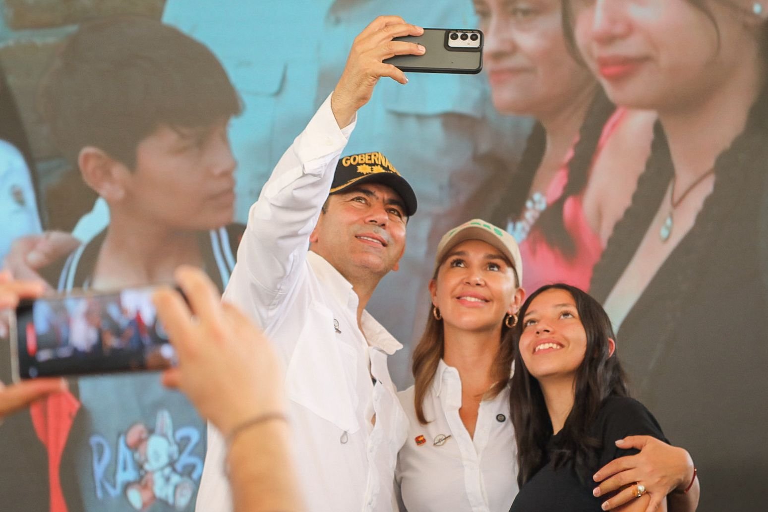 Lee más sobre el artículo Gobernador de Santander denuncia amenazas contra su vida y la de su esposa