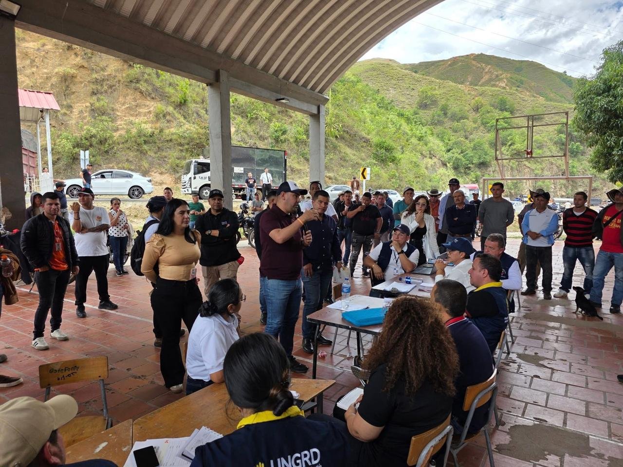 Lee más sobre el artículo Tres días de protesta en la vía Ocaña – Cúcuta por los damnificados de la avalancha en El Tarrita