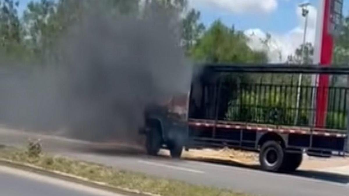 Lee más sobre el artículo Cuarto vehículo transportador de bebidas fue incinerado en el área metropolitana de Cúcuta