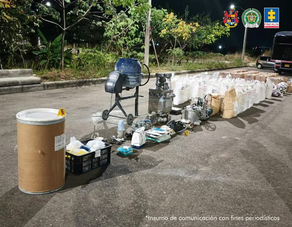 Lee más sobre el artículo Desmantelan fábrica ilegal de medicamentos en Neiva con distribución hacia Colombia y Ecuador