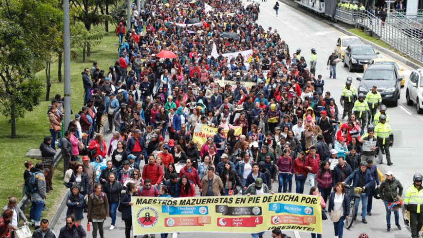 Lee más sobre el artículo Fecode convoca paro nacional de 24 horas para el 30 de octubre: motivos y ciudades de movilización