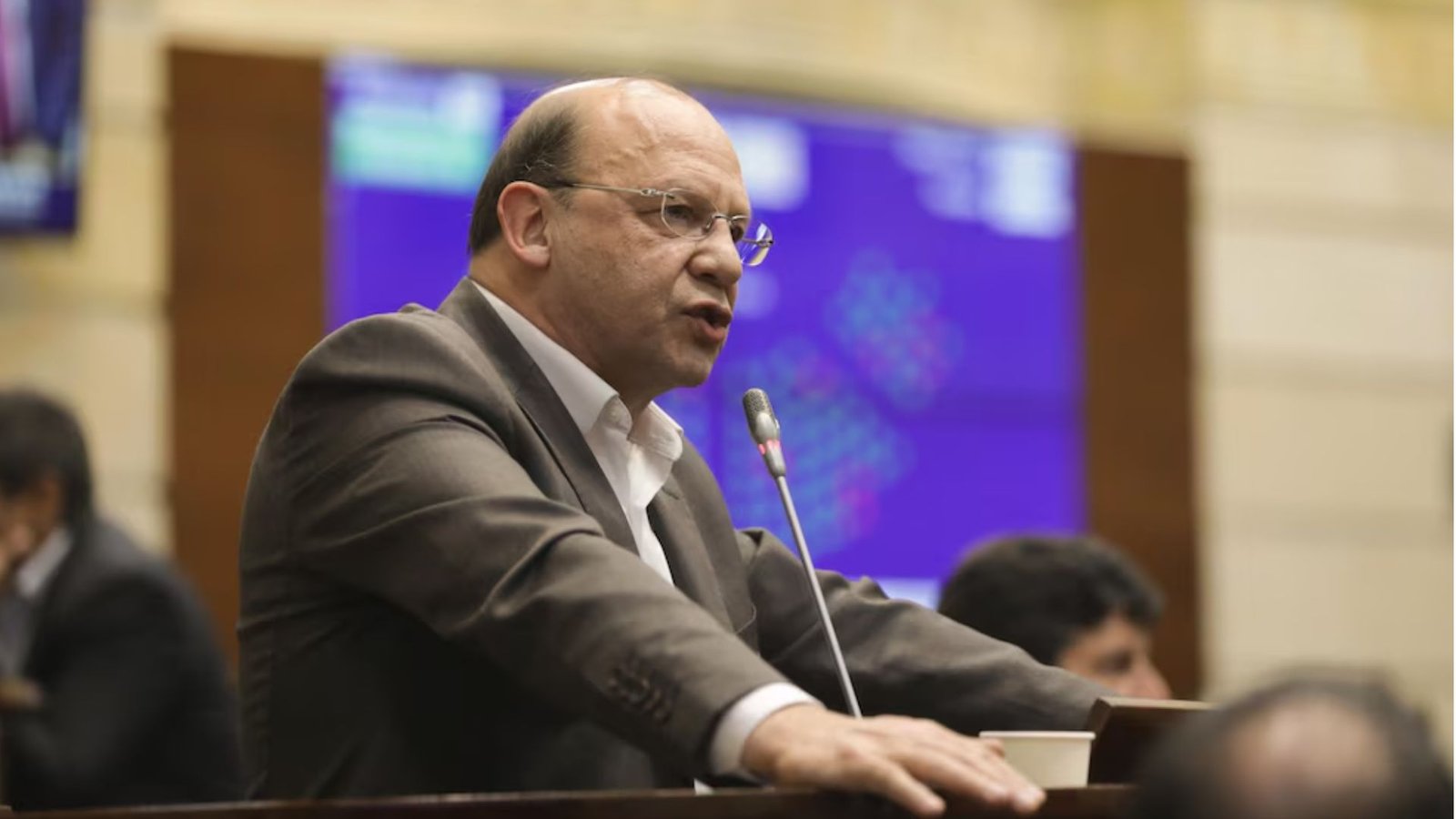 Lee más sobre el artículo Retención en la fuente del 1,5% a pagos digitales: qué es y a quiénes afectaría