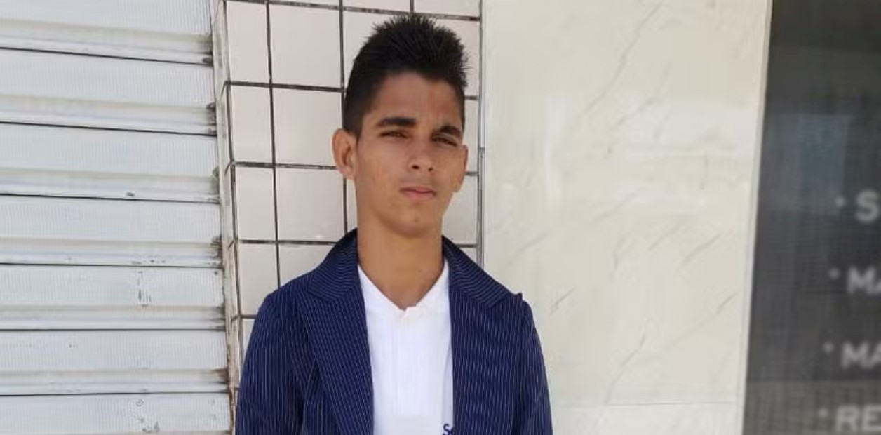 Lee más sobre el artículo Joven de 19 años muere tras entrar en la jaula de una leona en Brasil