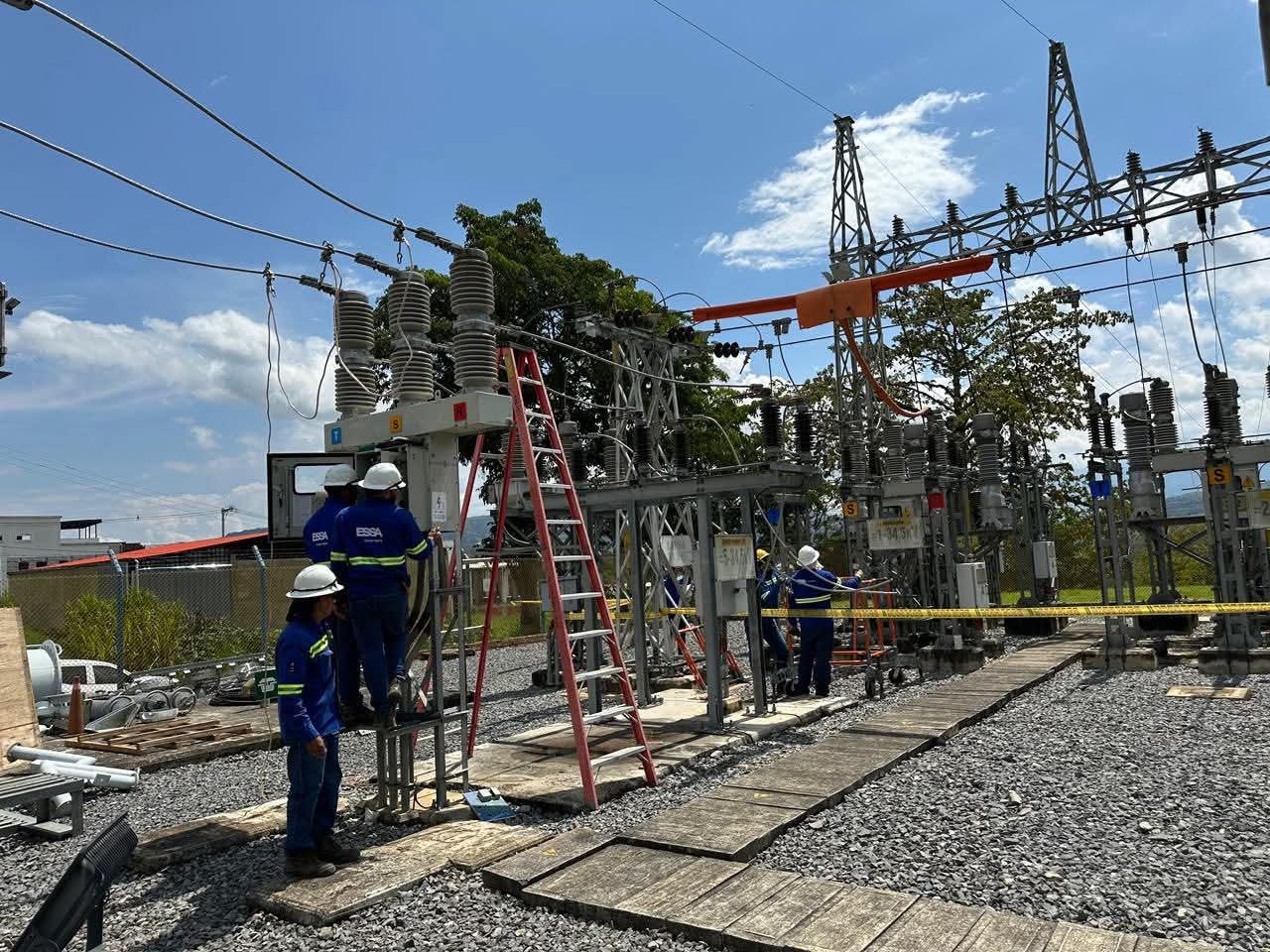 restablecer servicio de energía en el sur de Santander